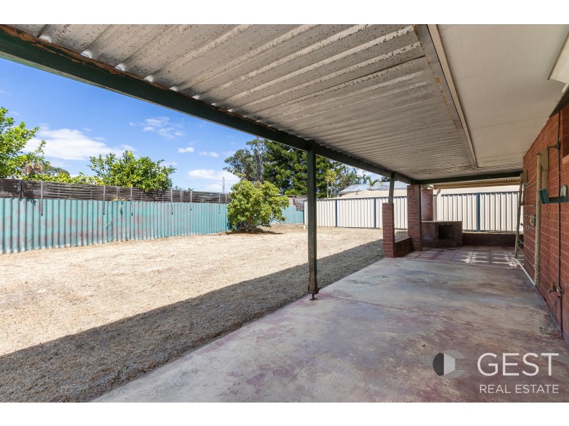 5 MEANDER WAY, Maddington WA 6109