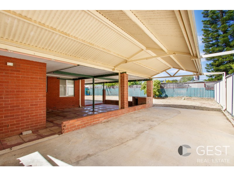 5 MEANDER WAY, Maddington WA 6109