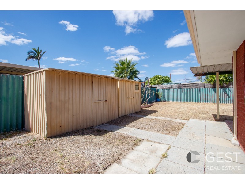 5 MEANDER WAY, Maddington WA 6109