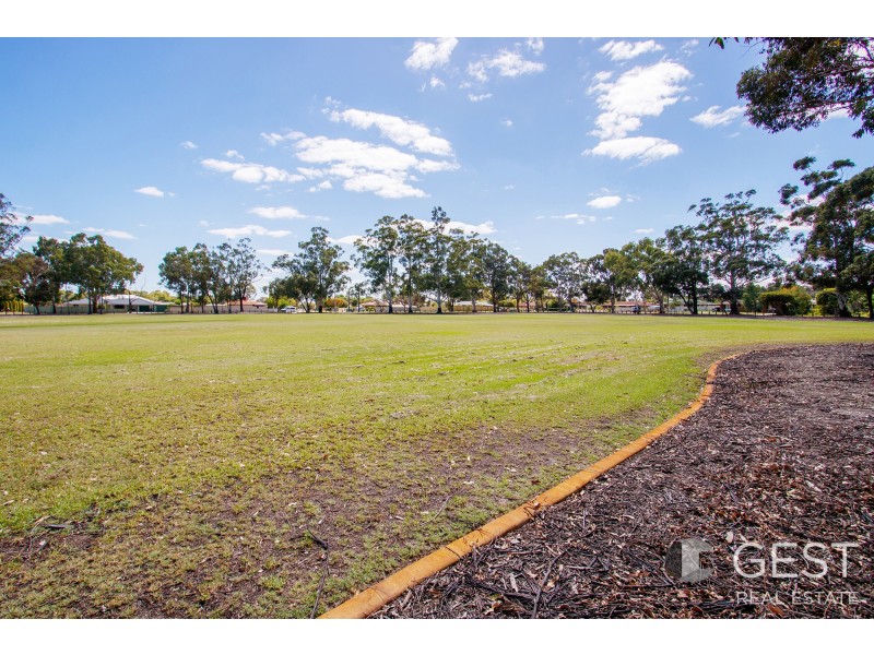 5 MEANDER WAY, Maddington WA 6109