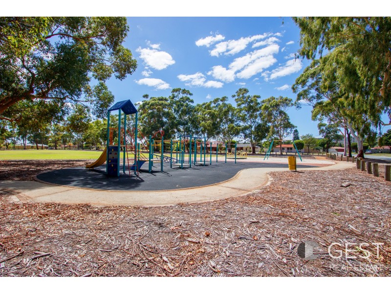 5 MEANDER WAY, Maddington WA 6109