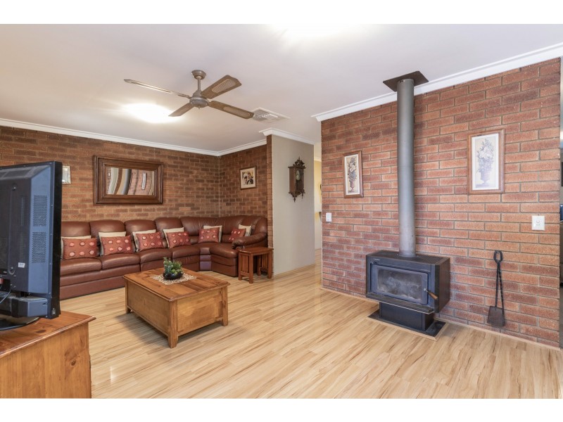 12 CROMWELL ROAD, Alexander Heights WA 6064