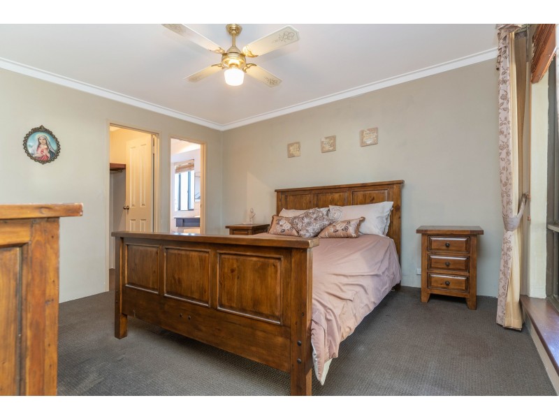 12 CROMWELL ROAD, Alexander Heights WA 6064