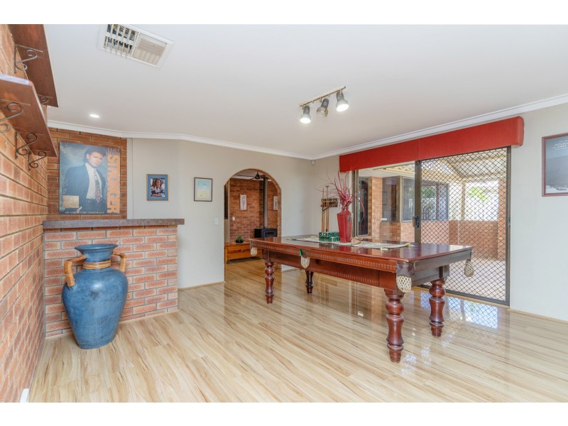 12 CROMWELL ROAD, Alexander Heights WA 6064