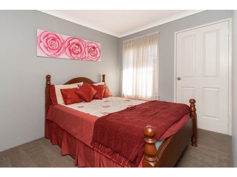 12 CROMWELL ROAD, Alexander Heights WA 6064