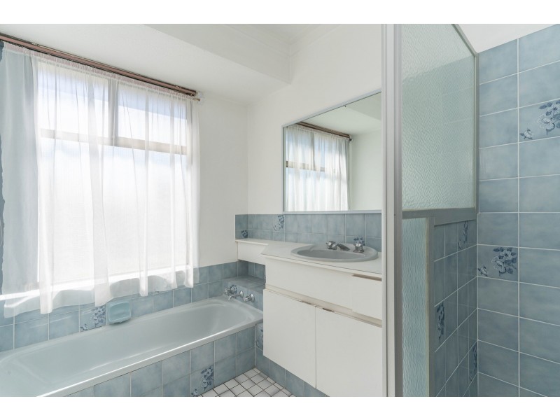 12 CROMWELL ROAD, Alexander Heights WA 6064