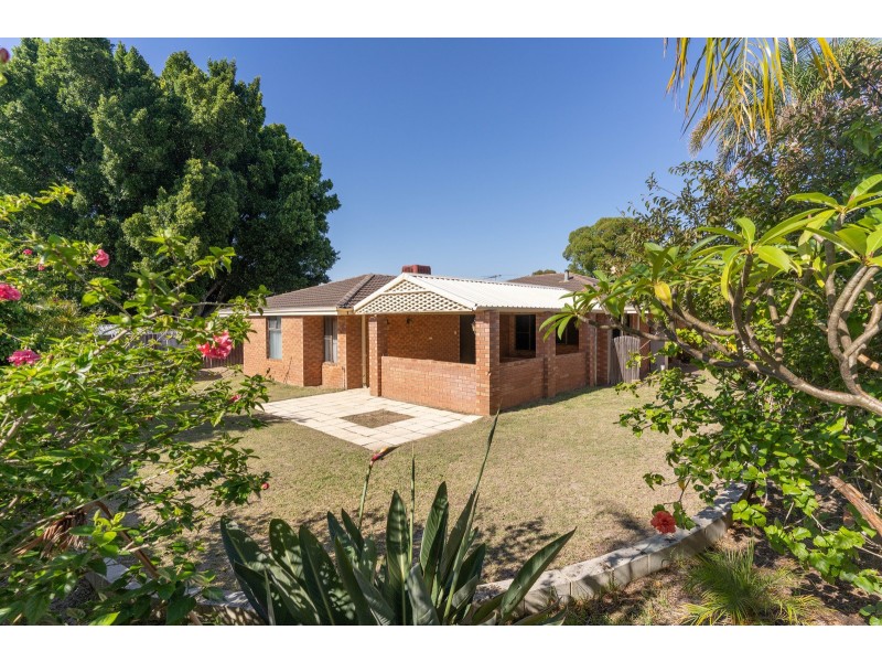 12 CROMWELL ROAD, Alexander Heights WA 6064