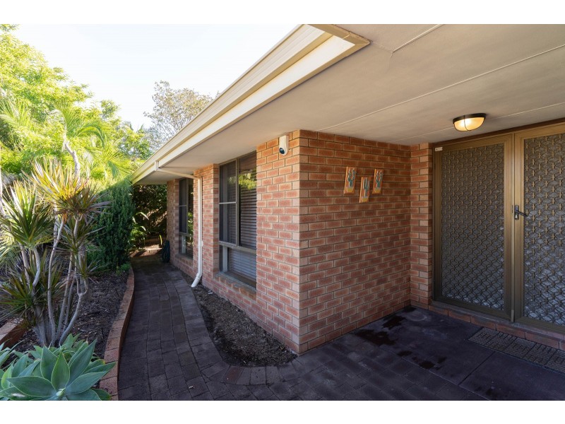 12 CROMWELL ROAD, Alexander Heights WA 6064