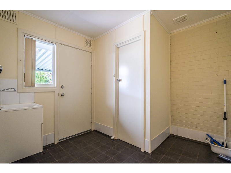 13/26A CONNELL WAY, Girrawheen WA 6064