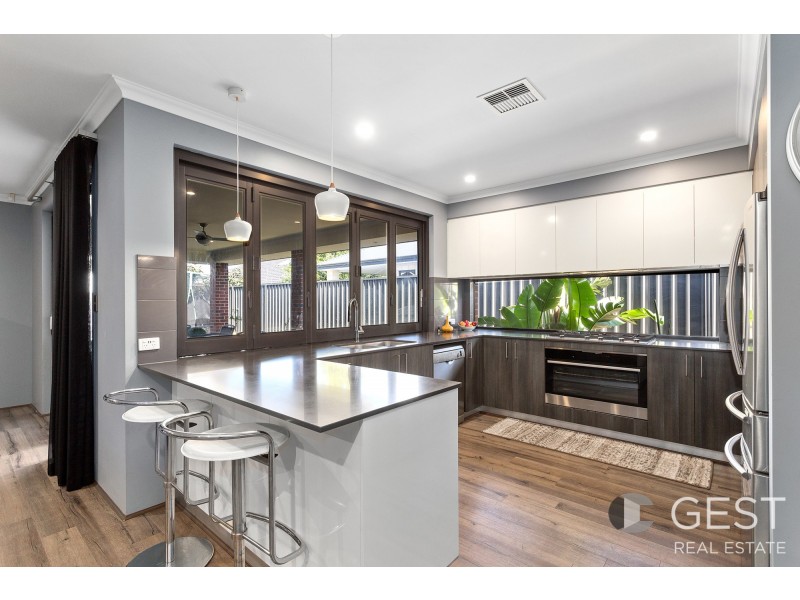 21 SAVERNE WAY, Landsdale WA 6065