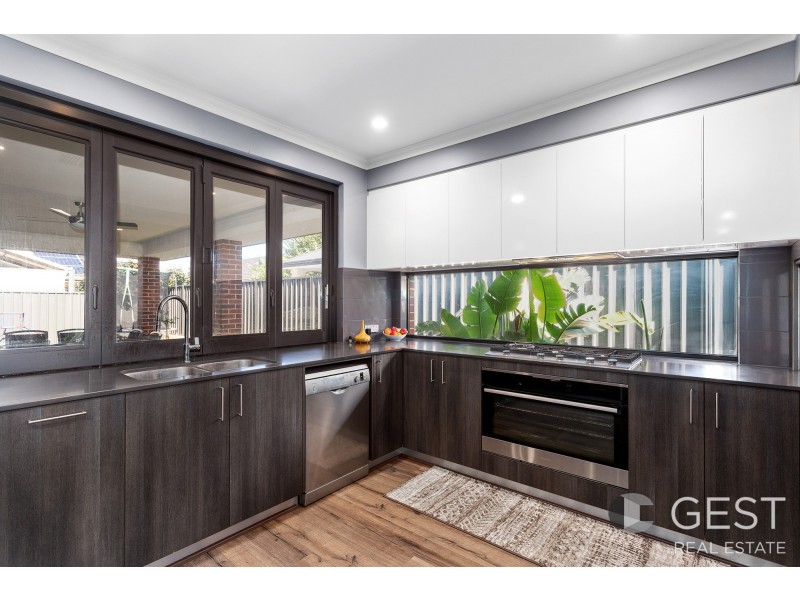 21 SAVERNE WAY, Landsdale WA 6065