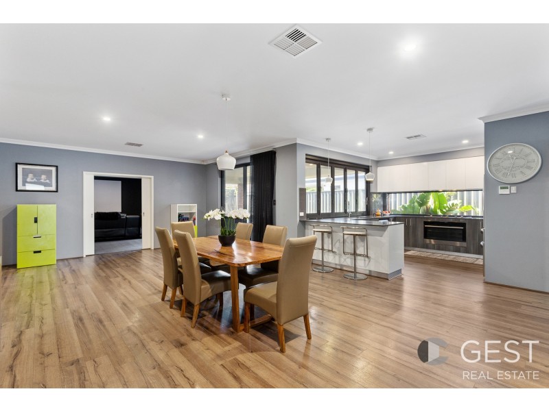 21 SAVERNE WAY, Landsdale WA 6065