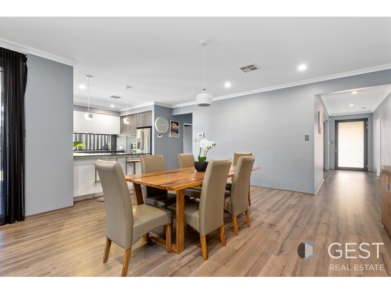 21 SAVERNE WAY, Landsdale WA 6065