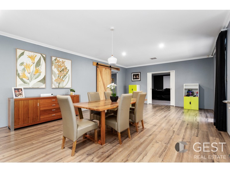 21 SAVERNE WAY, Landsdale WA 6065