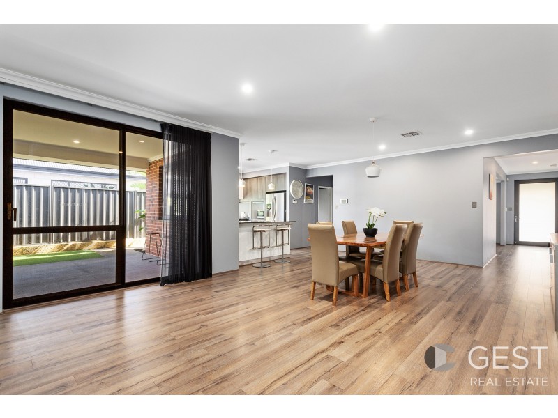 21 SAVERNE WAY, Landsdale WA 6065