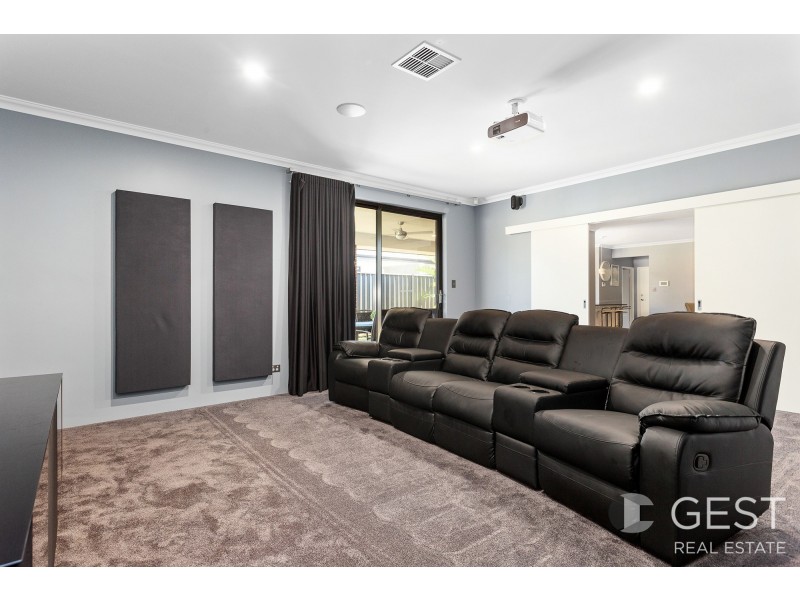 21 SAVERNE WAY, Landsdale WA 6065