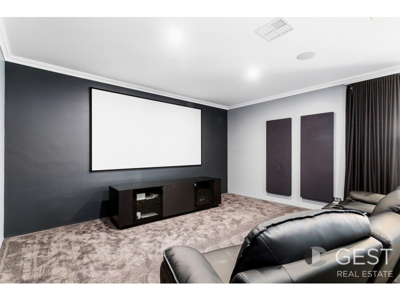 21 SAVERNE WAY, Landsdale WA 6065