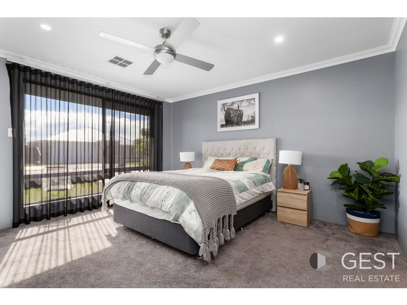 21 SAVERNE WAY, Landsdale WA 6065