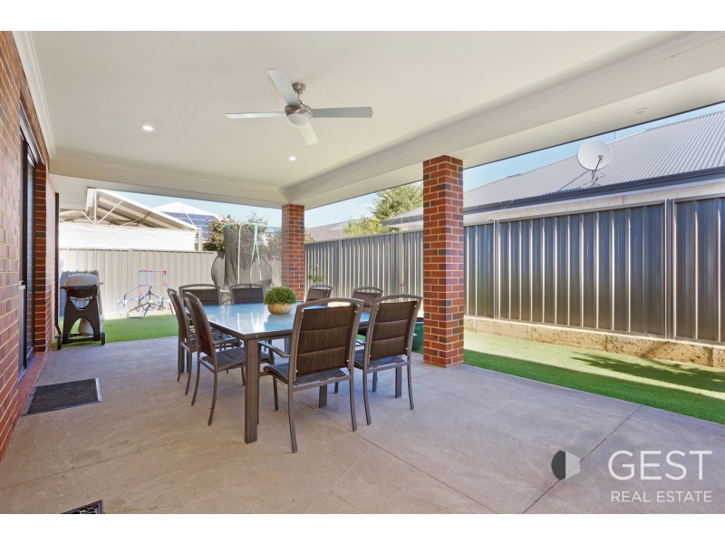 21 SAVERNE WAY, Landsdale WA 6065