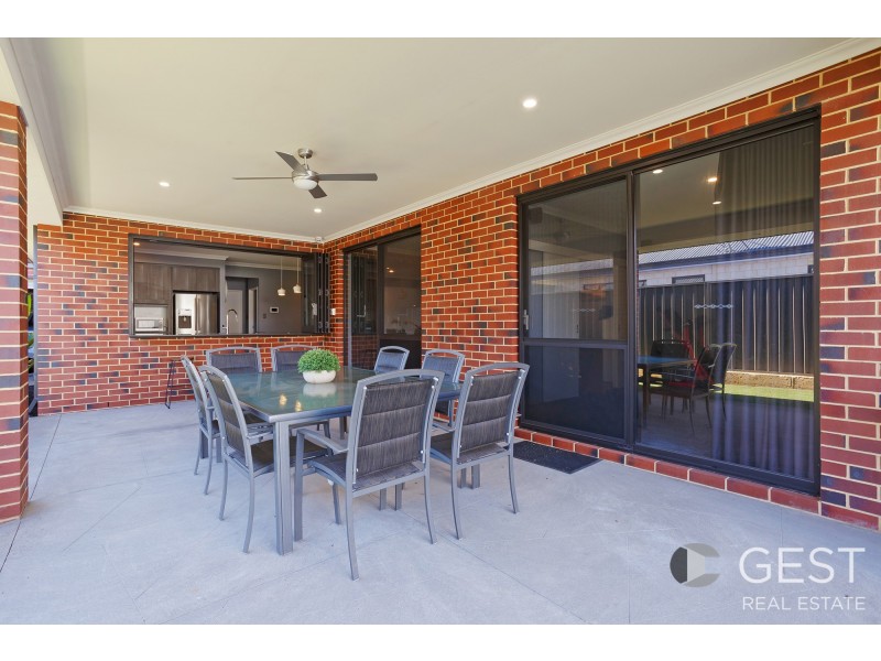 21 SAVERNE WAY, Landsdale WA 6065