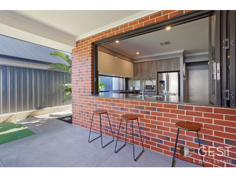 21 SAVERNE WAY, Landsdale WA 6065