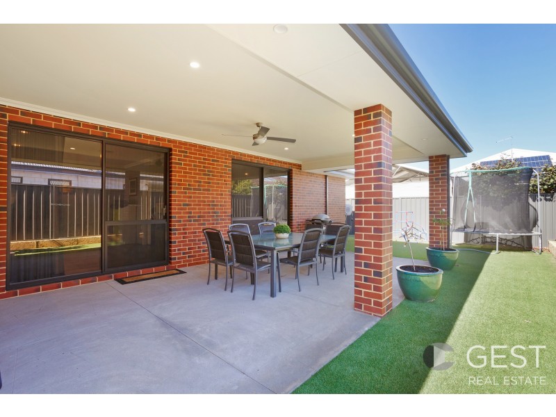 21 SAVERNE WAY, Landsdale WA 6065