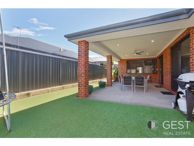 21 SAVERNE WAY, Landsdale WA 6065