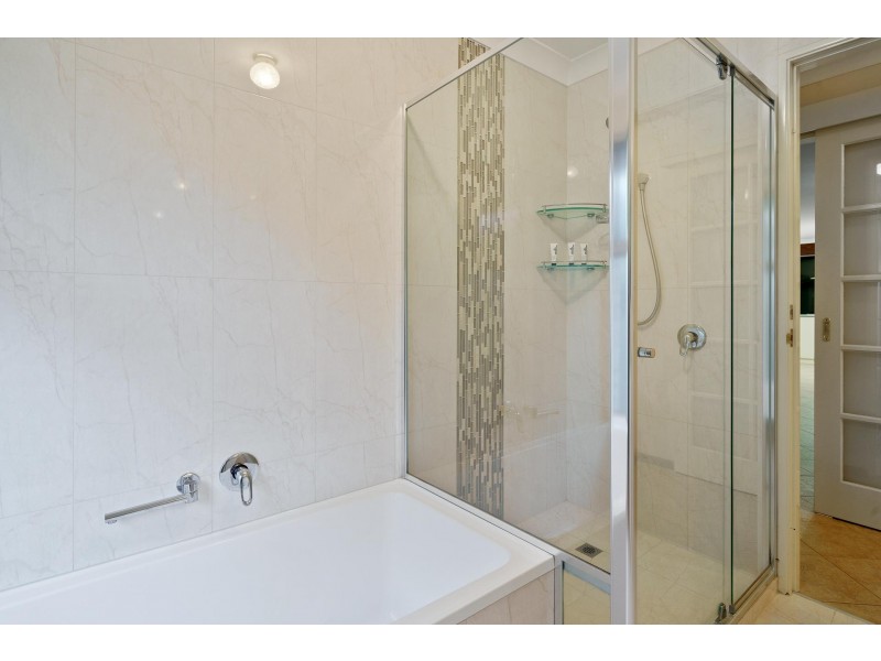 27 ADDLEWELL GLEN, Kiara WA 6054