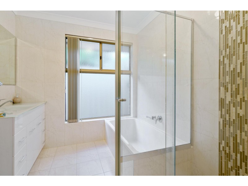 27 ADDLEWELL GLEN, Kiara WA 6054