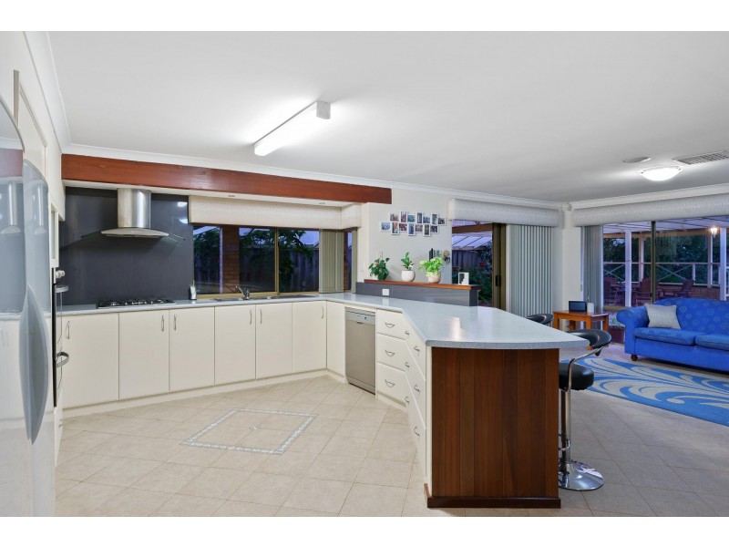 27 ADDLEWELL GLEN, Kiara WA 6054