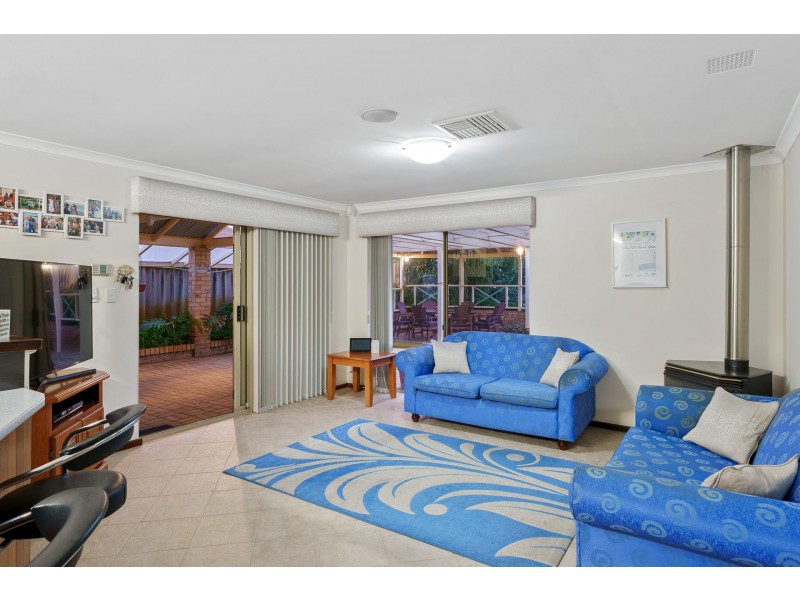 27 ADDLEWELL GLEN, Kiara WA 6054