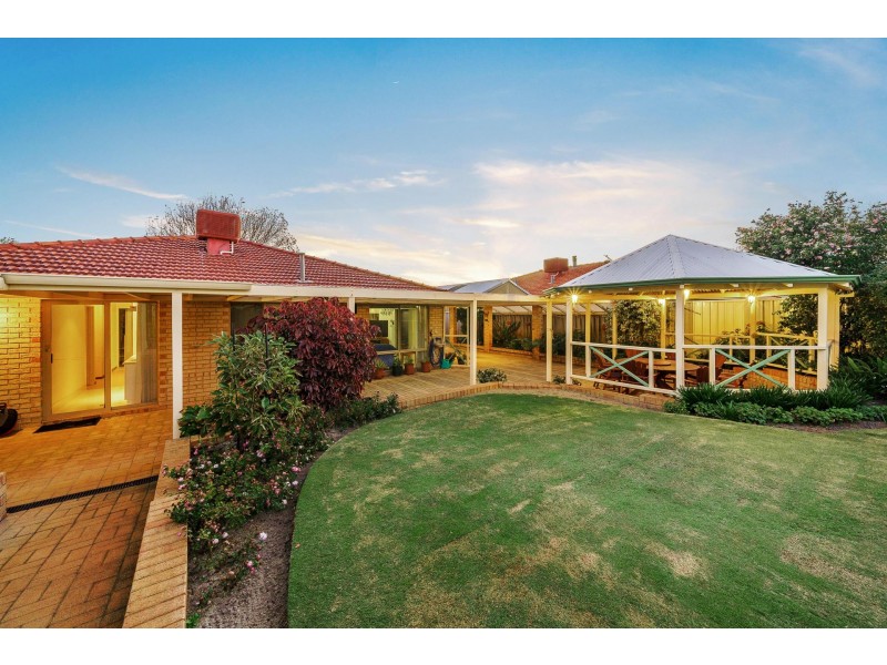 27 ADDLEWELL GLEN, Kiara WA 6054