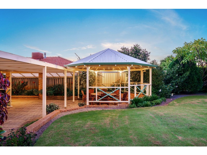 27 ADDLEWELL GLEN, Kiara WA 6054
