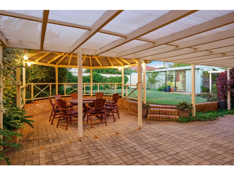 27 ADDLEWELL GLEN, Kiara WA 6054