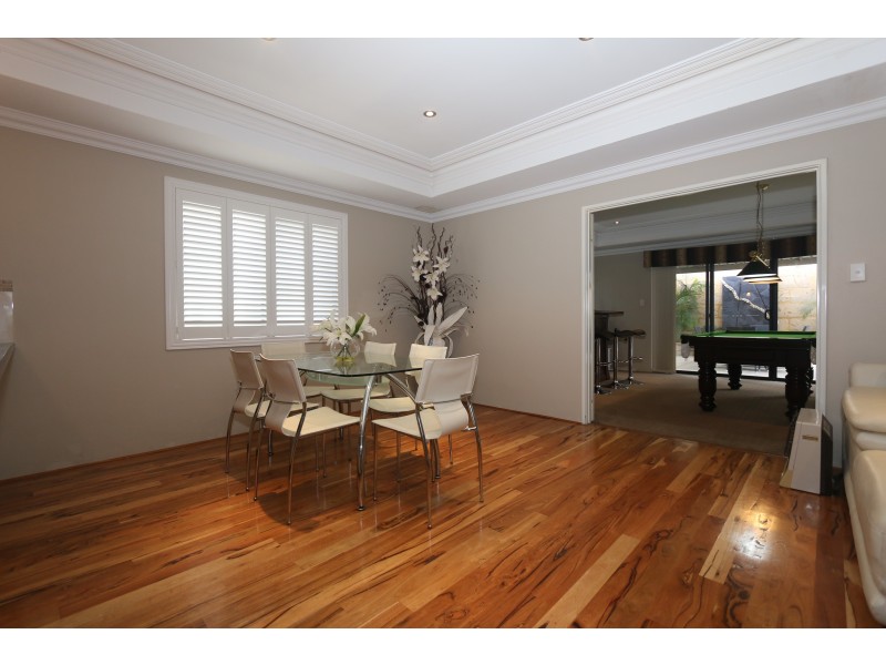 34 LITCHFIELD CRESCENT, Carramar WA 6031