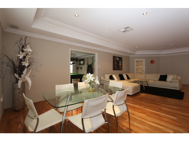 34 LITCHFIELD CRESCENT, Carramar WA 6031