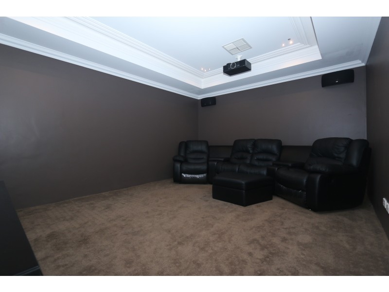 34 LITCHFIELD CRESCENT, Carramar WA 6031