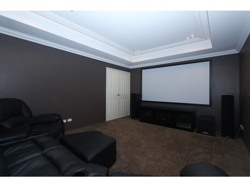 34 LITCHFIELD CRESCENT, Carramar WA 6031