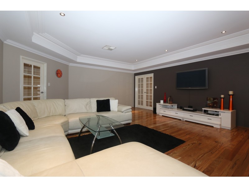 34 LITCHFIELD CRESCENT, Carramar WA 6031