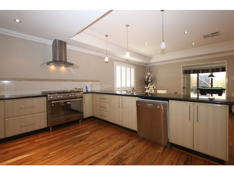 34 LITCHFIELD CRESCENT, Carramar WA 6031