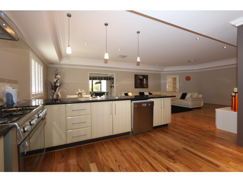 34 LITCHFIELD CRESCENT, Carramar WA 6031