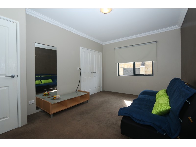 34 LITCHFIELD CRESCENT, Carramar WA 6031