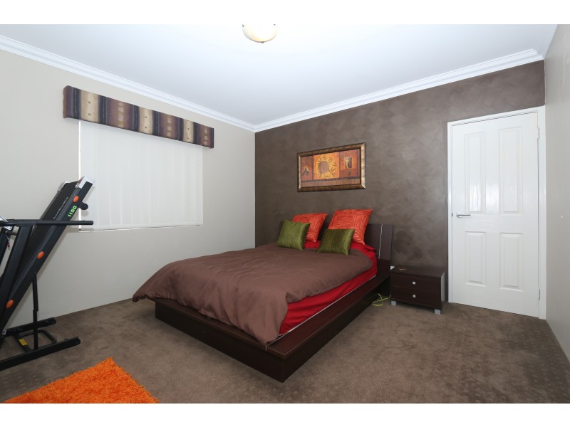 34 LITCHFIELD CRESCENT, Carramar WA 6031