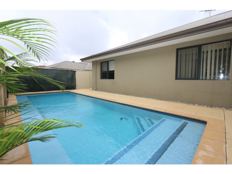 34 LITCHFIELD CRESCENT, Carramar WA 6031