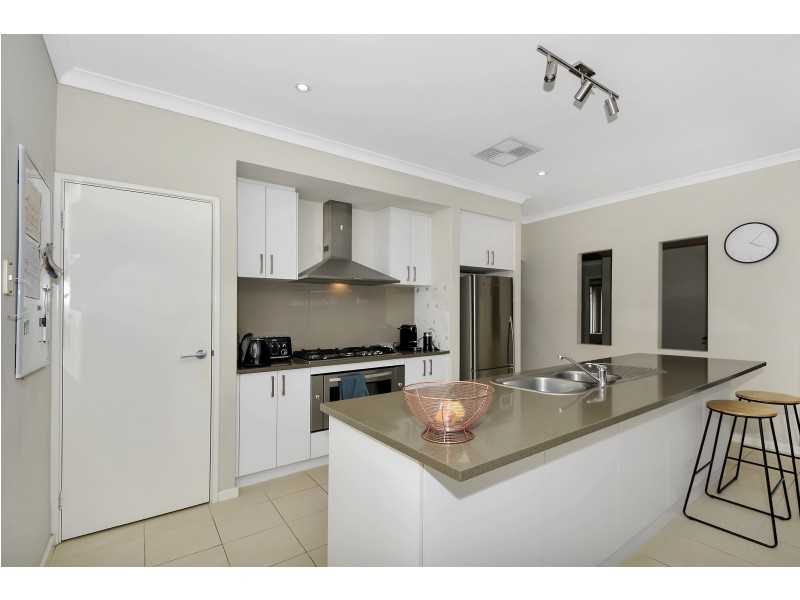 7 Vivante Loop, Landsdale WA 6065