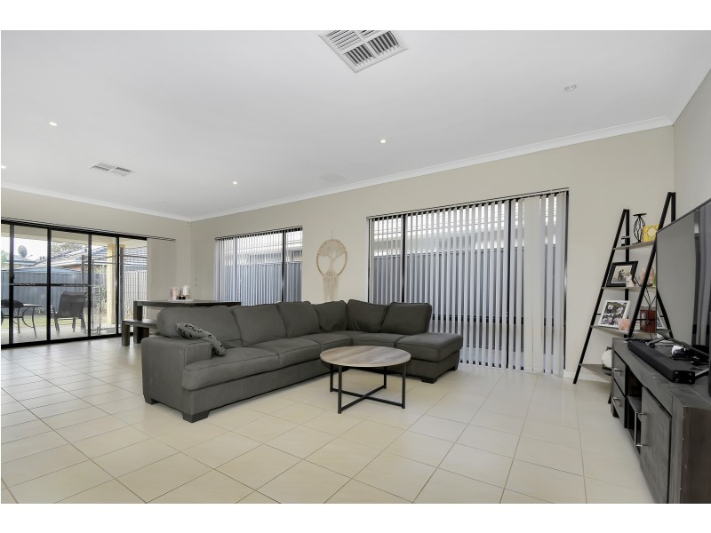 7 Vivante Loop, Landsdale WA 6065