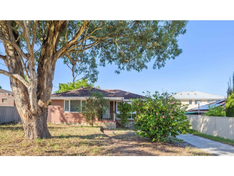 10 ROCHFORD WAY, Girrawheen WA 6064