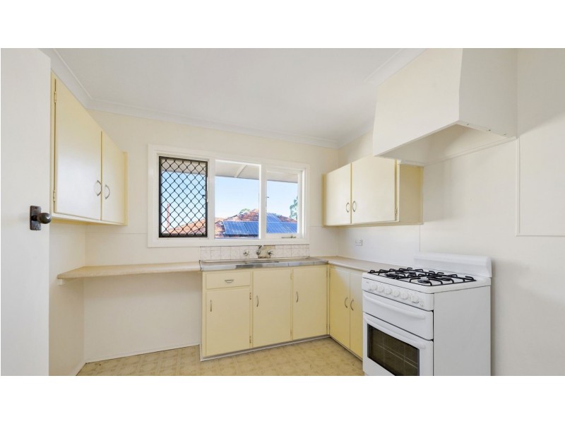 10 ROCHFORD WAY, Girrawheen WA 6064