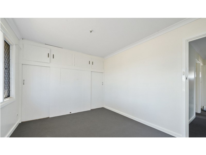 10 ROCHFORD WAY, Girrawheen WA 6064