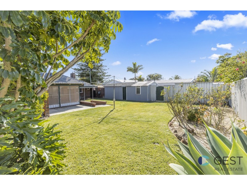 10 COMPTON STREET, Balga WA 6061